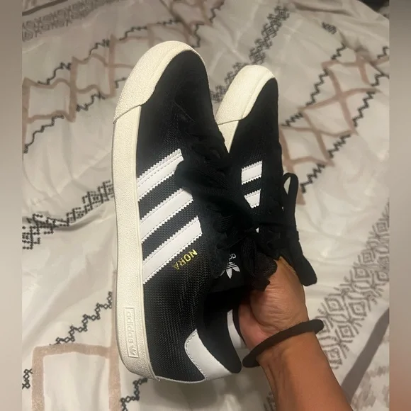 Adidas Nora Skate Shoe | size 7 1/2 - Picture 2 of 7